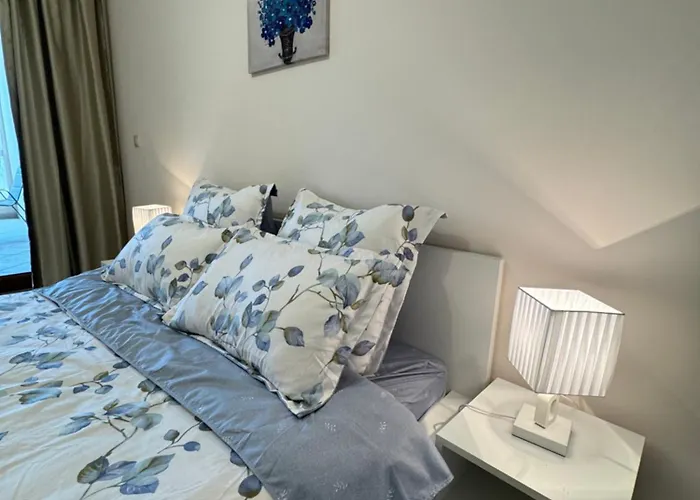 South Bay * 瓦爾納